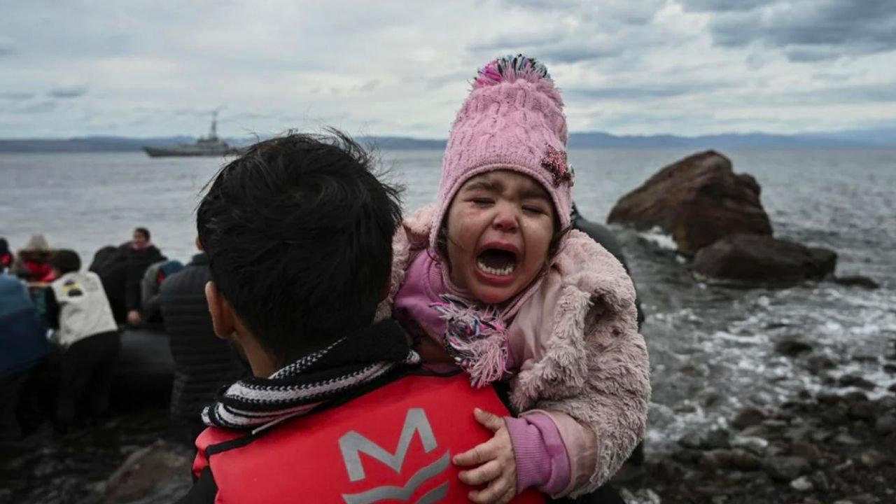 Yunanistan'ın Son 9 Ayda Ege'de Ölüme Terk Ettiği 16 Bin Düzensiz Göçmen Kurtarıldı
