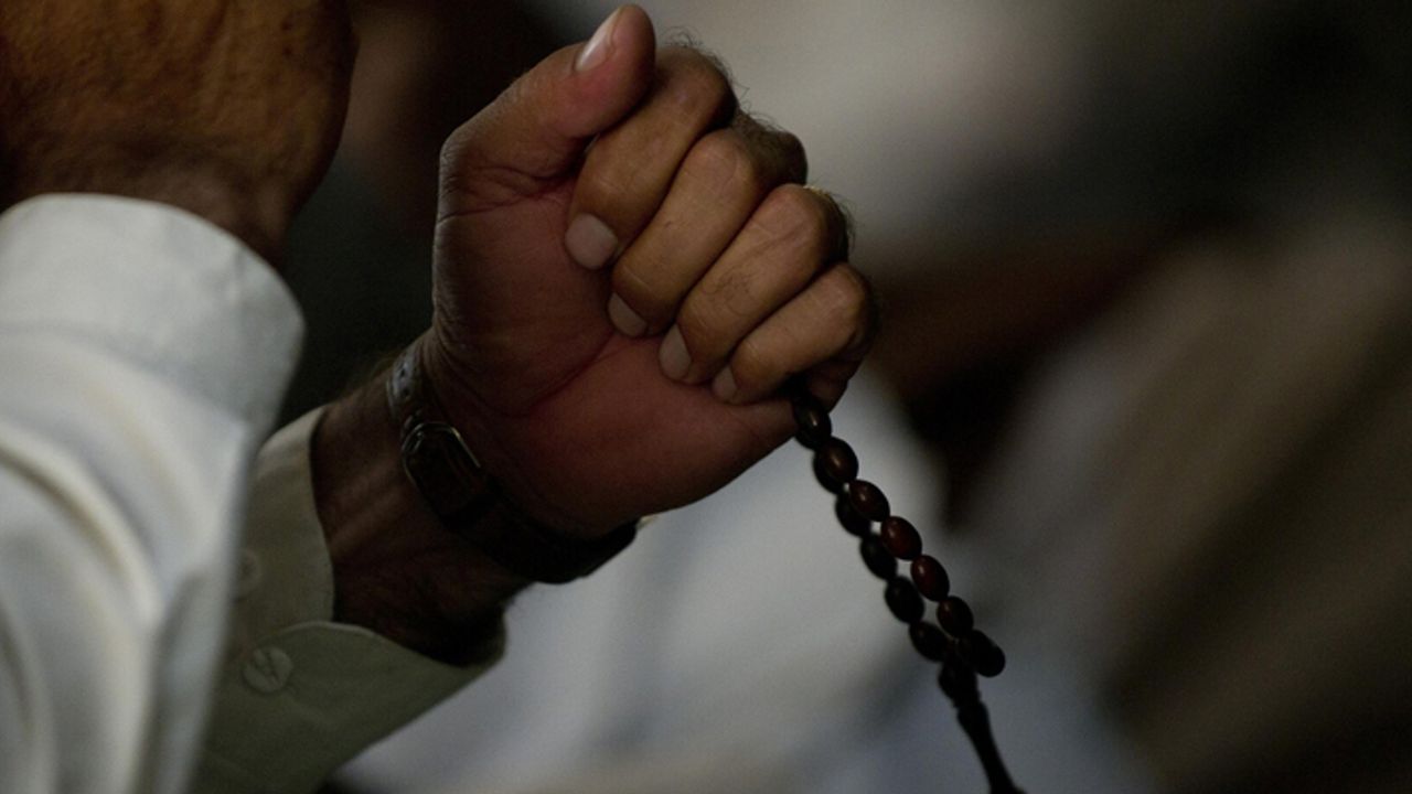 İngiltere'de Hristiyanlar Azınlığa Düştü, Müslümanlar Hızla Artıyor