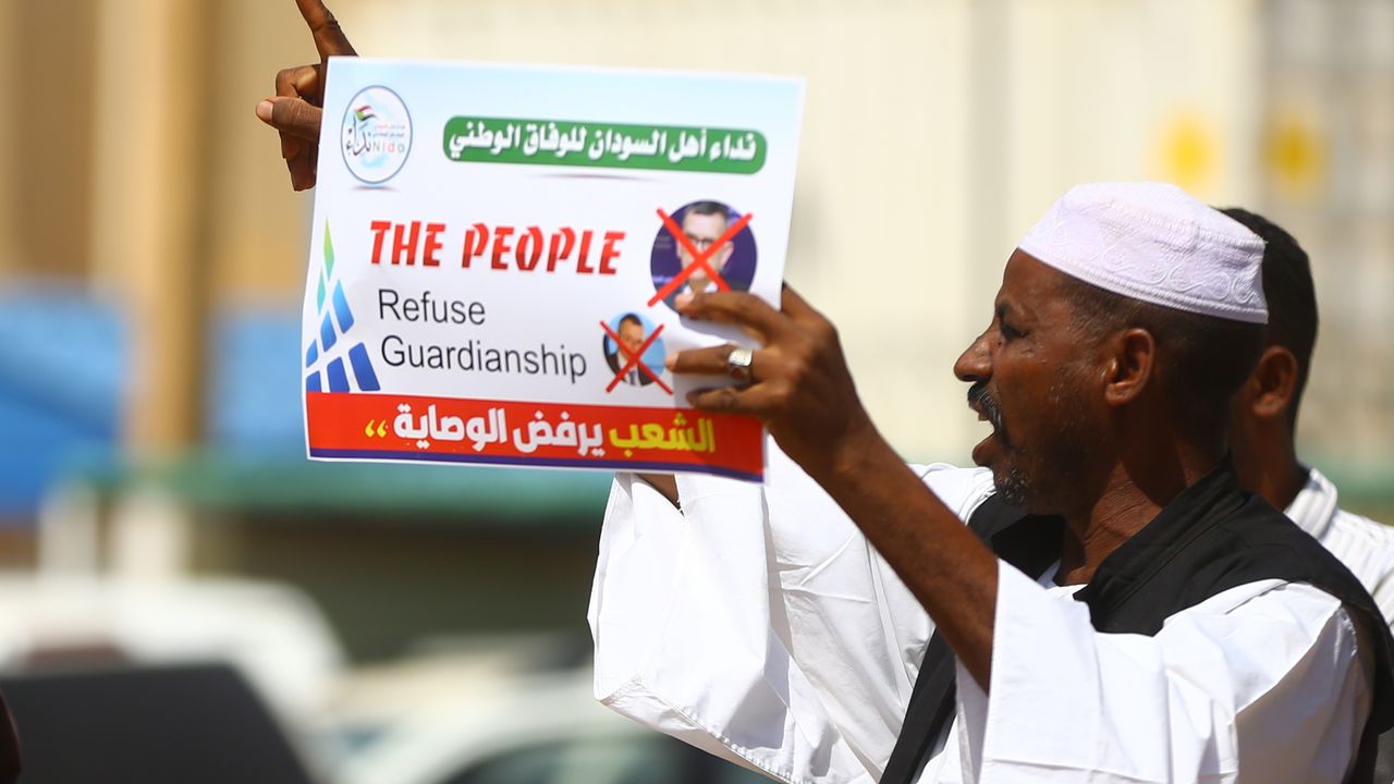 Sudan'da Yüzlerce Kişi Dış Müdahaleyi Protesto Etti