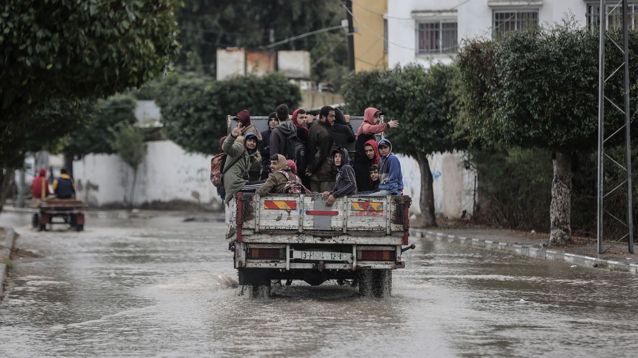 Gazze'de Sağanak Yağış Sele Neden Oldu