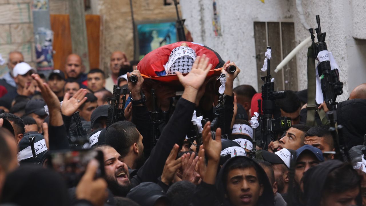 Nablus'ta Öldürülen Filistinlinin Cenazesi Toprağa Verildi
