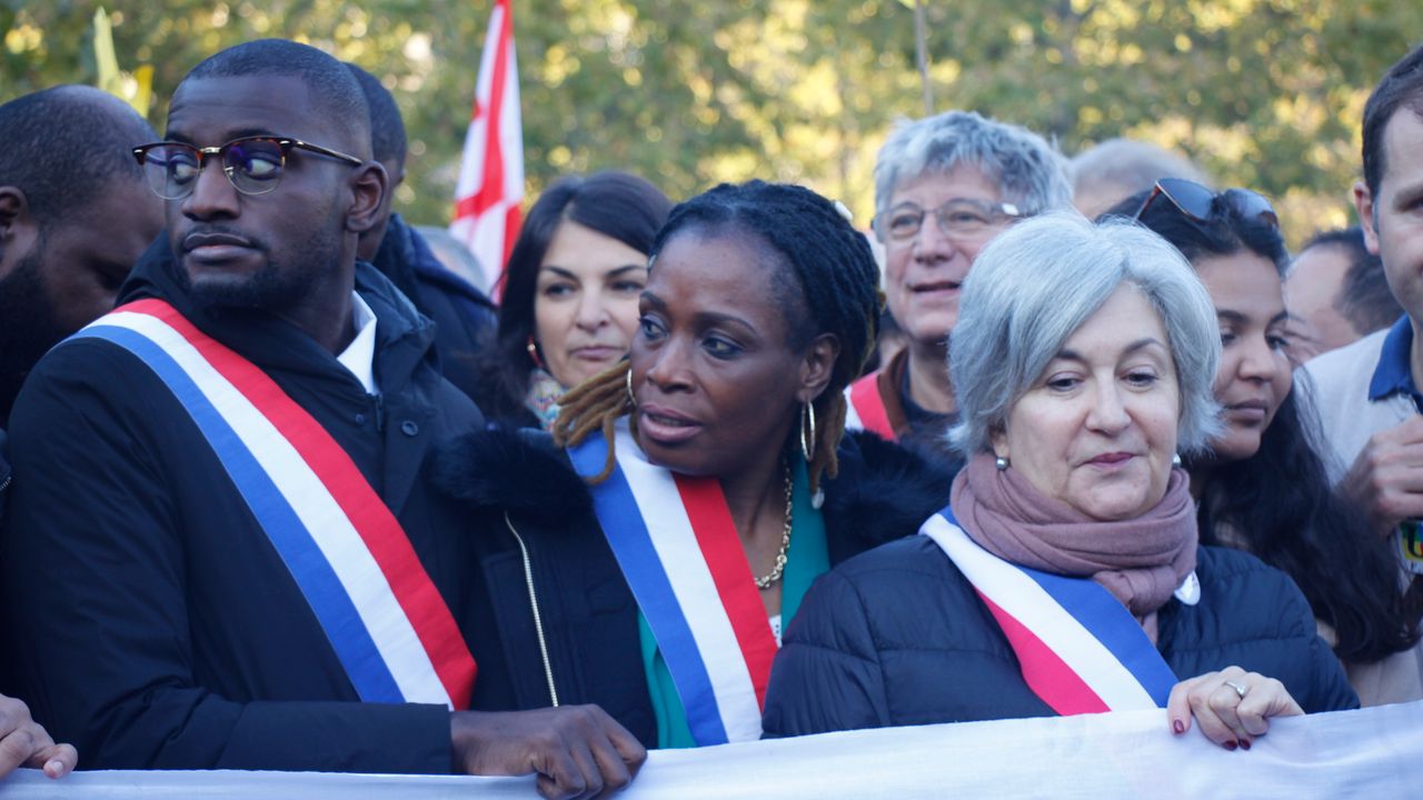 Paris'te Irkçılığa Karşı Gösteri Düzenlendi