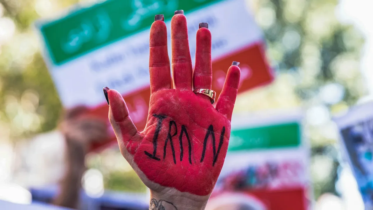 AB'den İran'a Yeni Yaptırım Kararı