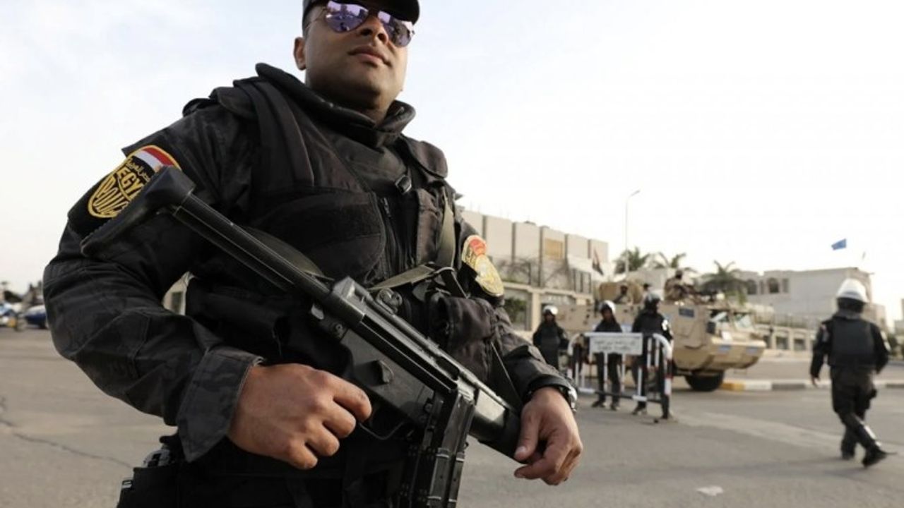 Sisi'nin Muhalefet Korkusu Yasakları da Beraberinde Getirdi