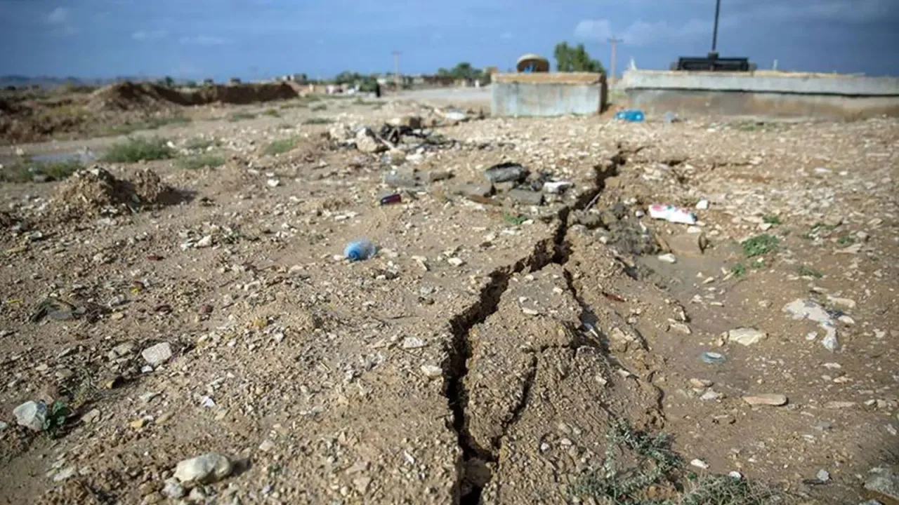 İran'da 5.7 Büyüklüğünde Deprem