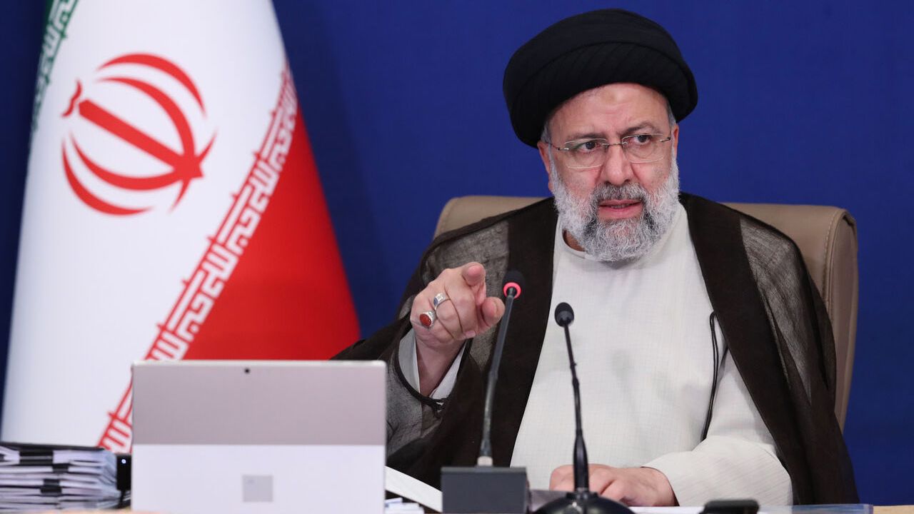 İran Cumhurbaşkanı Reisi: "Protestolara Kulak Verilmelidir"