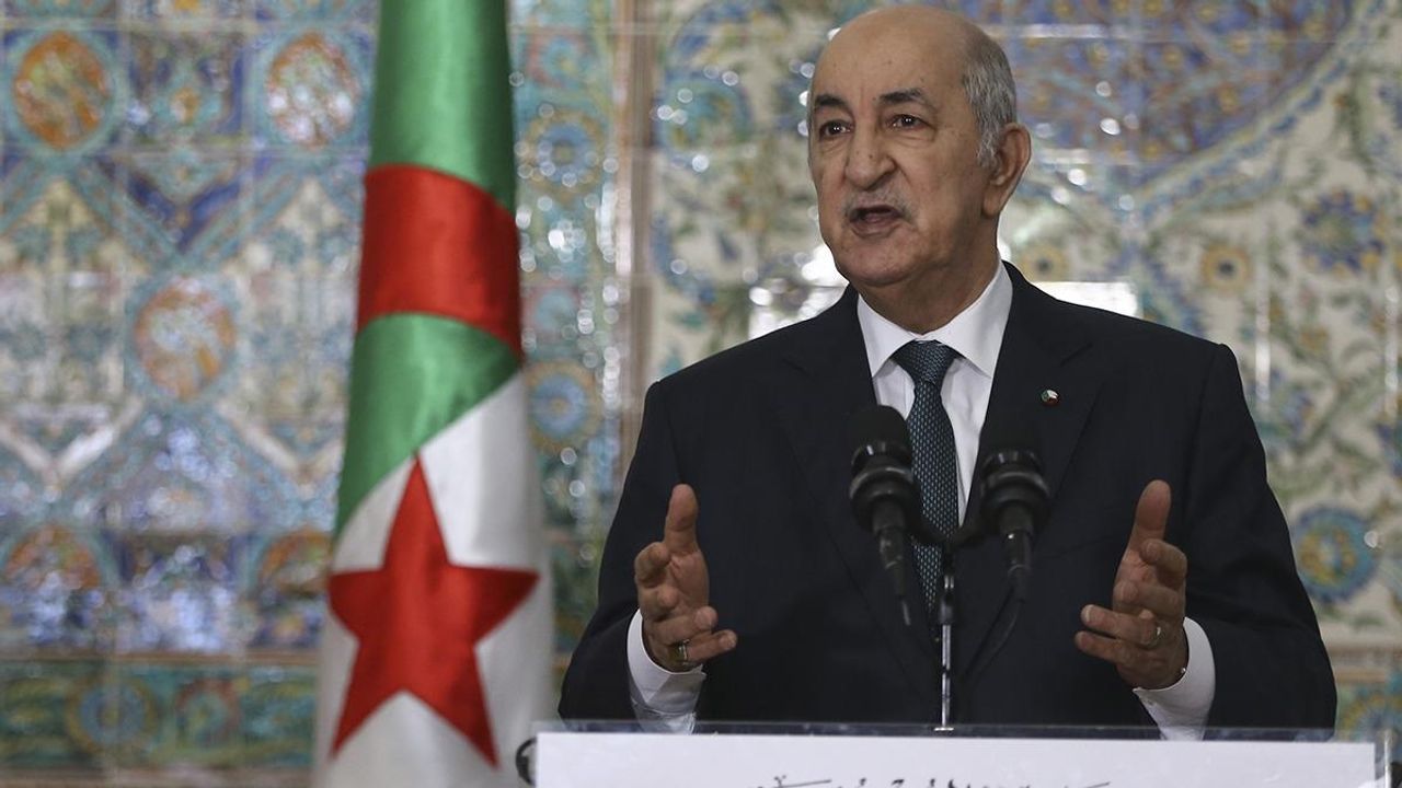Cezayir Cumhurbaşkanı: "Fransa Sömürgeci Kompleksinden Kurtulmalıdır"