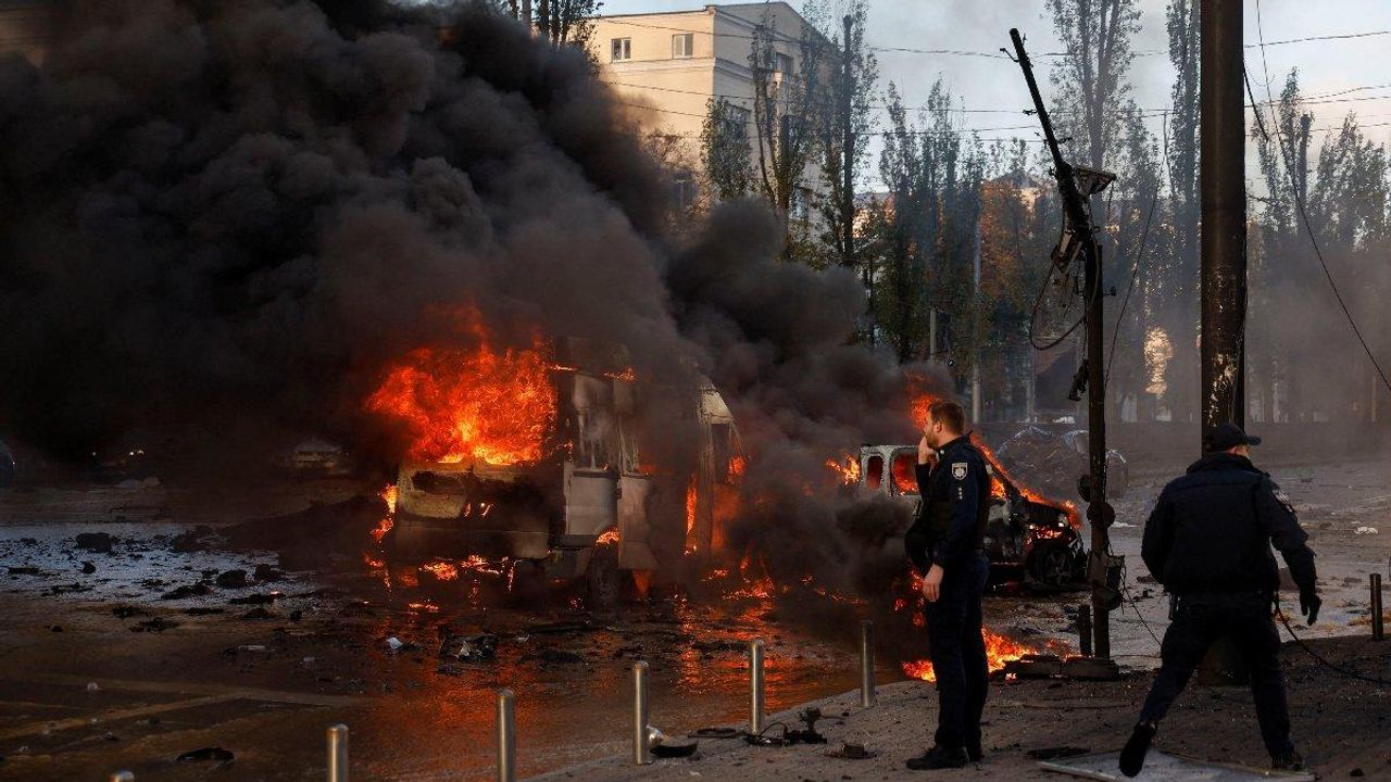 Kiev Belediye Başkanı Kentte Patlamaların Olduğunu Duyurdu