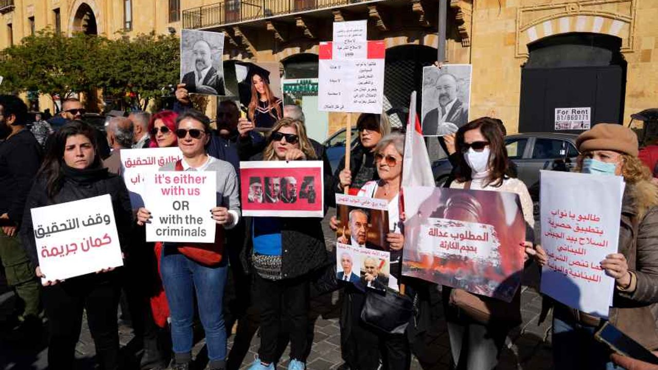 Lübnan'da Öğretmenler UNICEF'i Protesto Etti