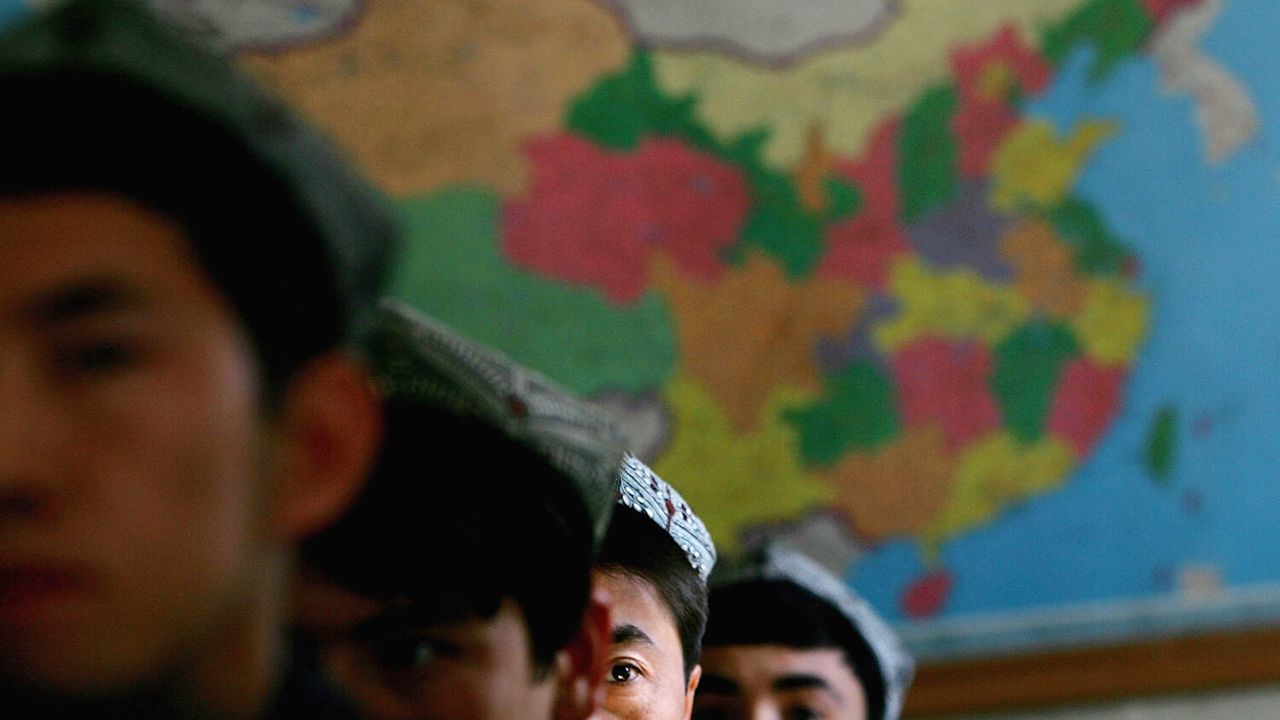 Çin, Türkiye'deki Uygur Türklerini Muhbirliğe Zorluyor