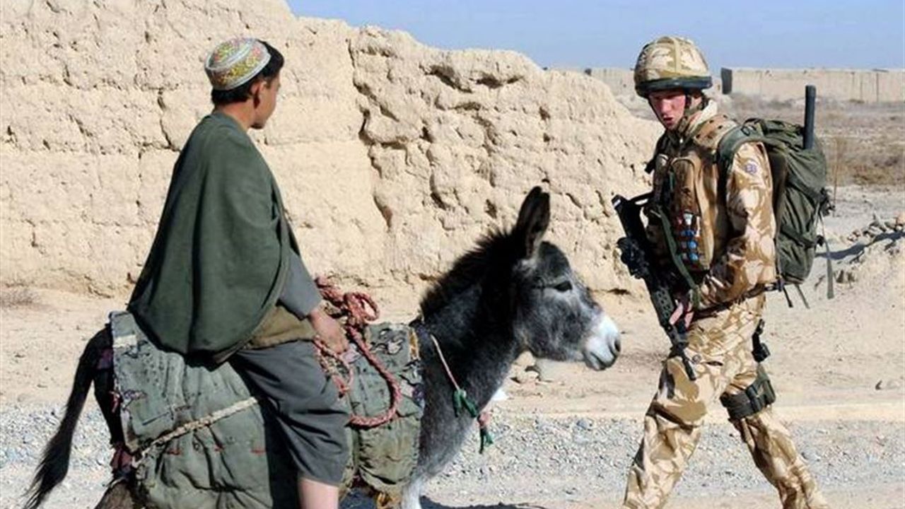 Acılı Afganlar Prens Harry'nin Yargılanmasını İstiyor