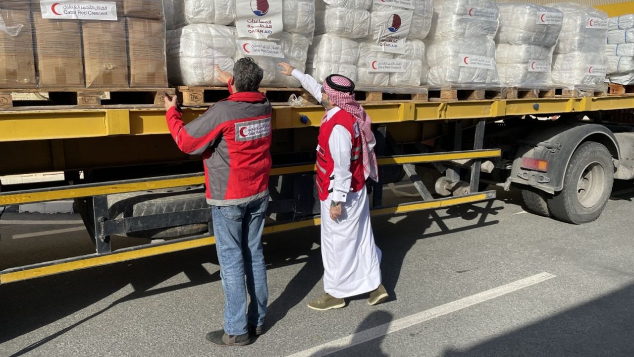 Katar, Depremzedelere Yardım İçin "Seferber" Oldu