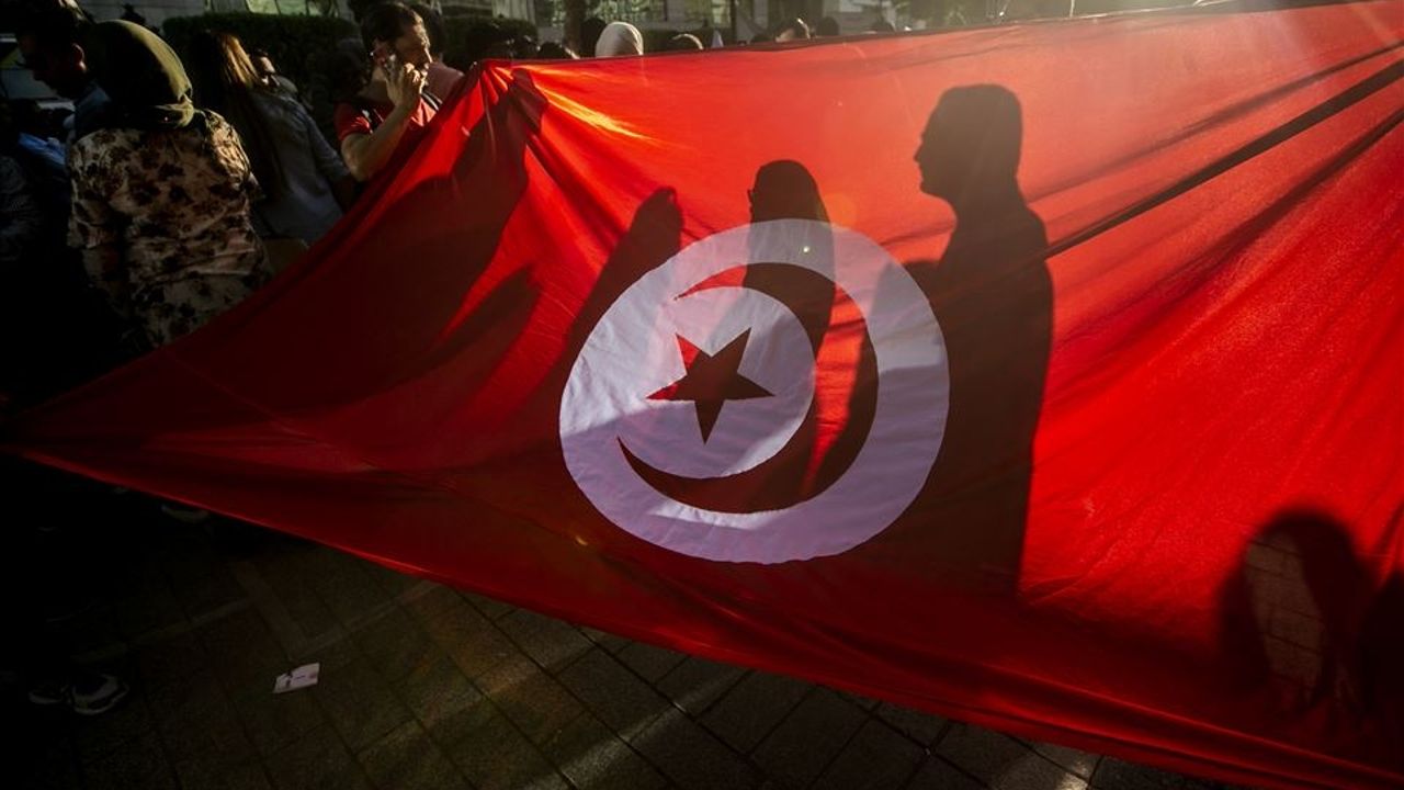 Tunus’ta “siyasi gözaltılar” devam ediyor