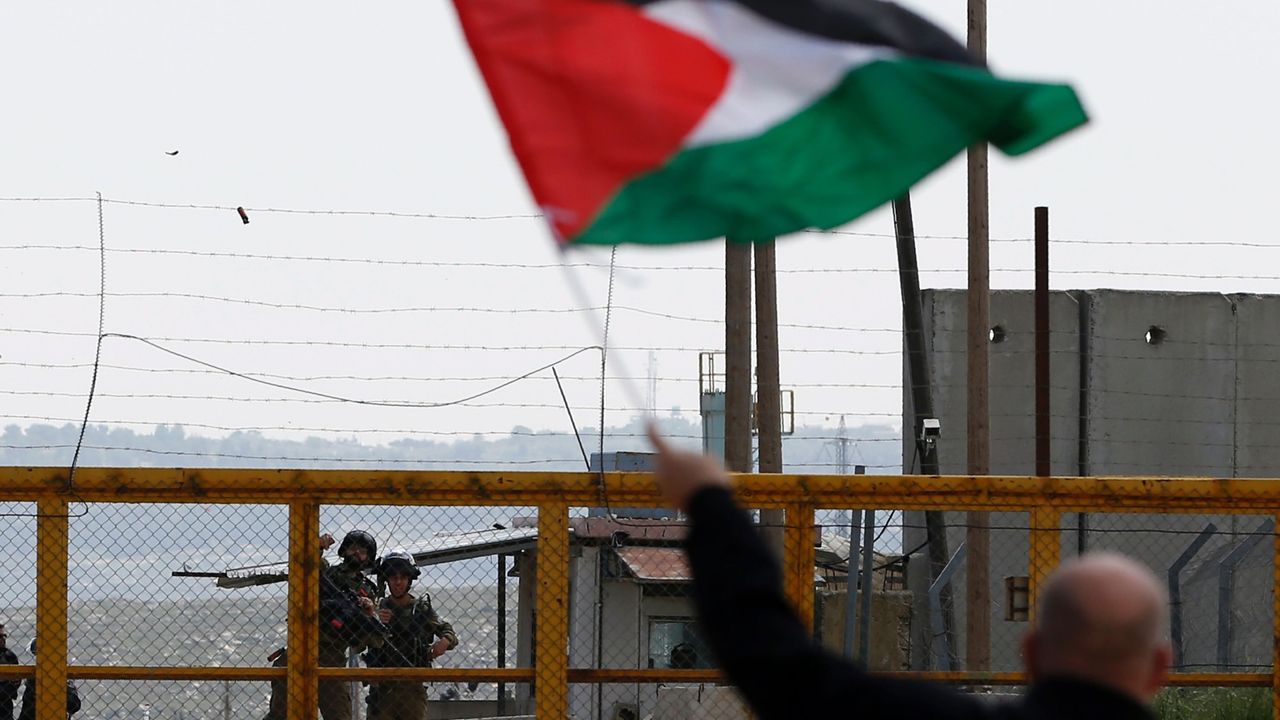 İsrail, Filistinli Tutuklulara "Duş Kısıtlaması" Getiriyor