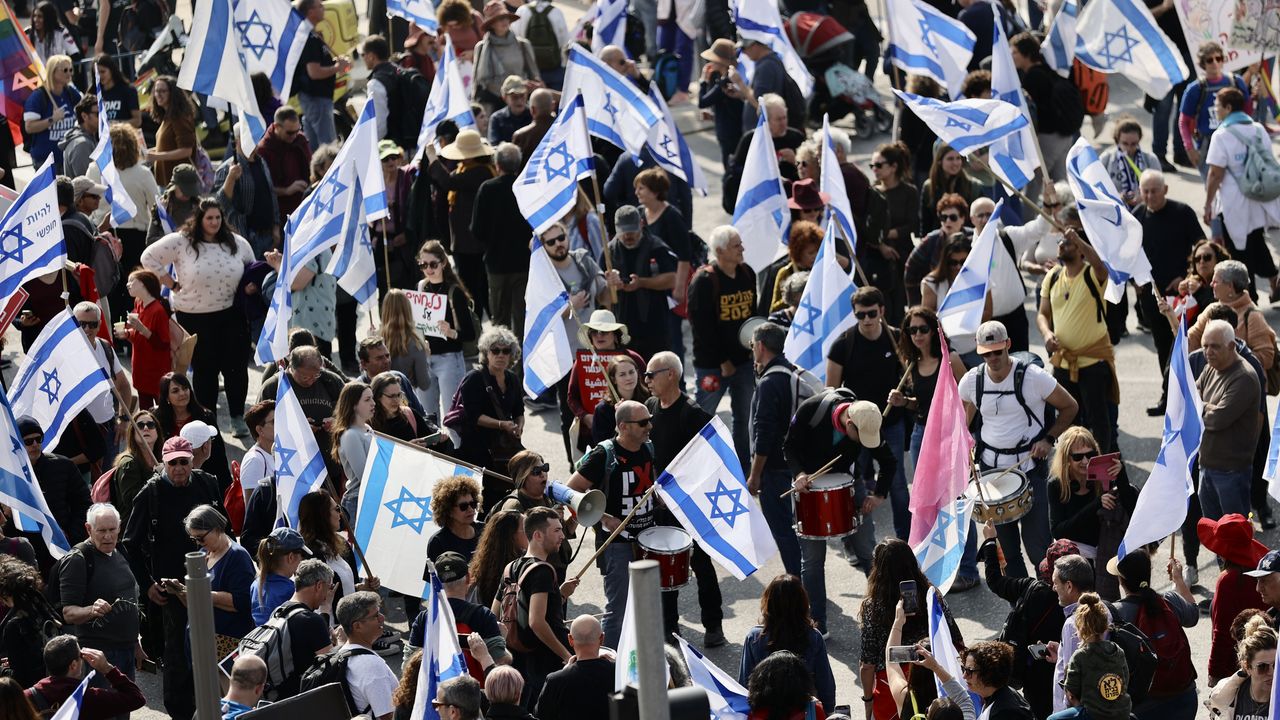 Binlerce İsrailli Protesto Gösterisi Düzenliyor