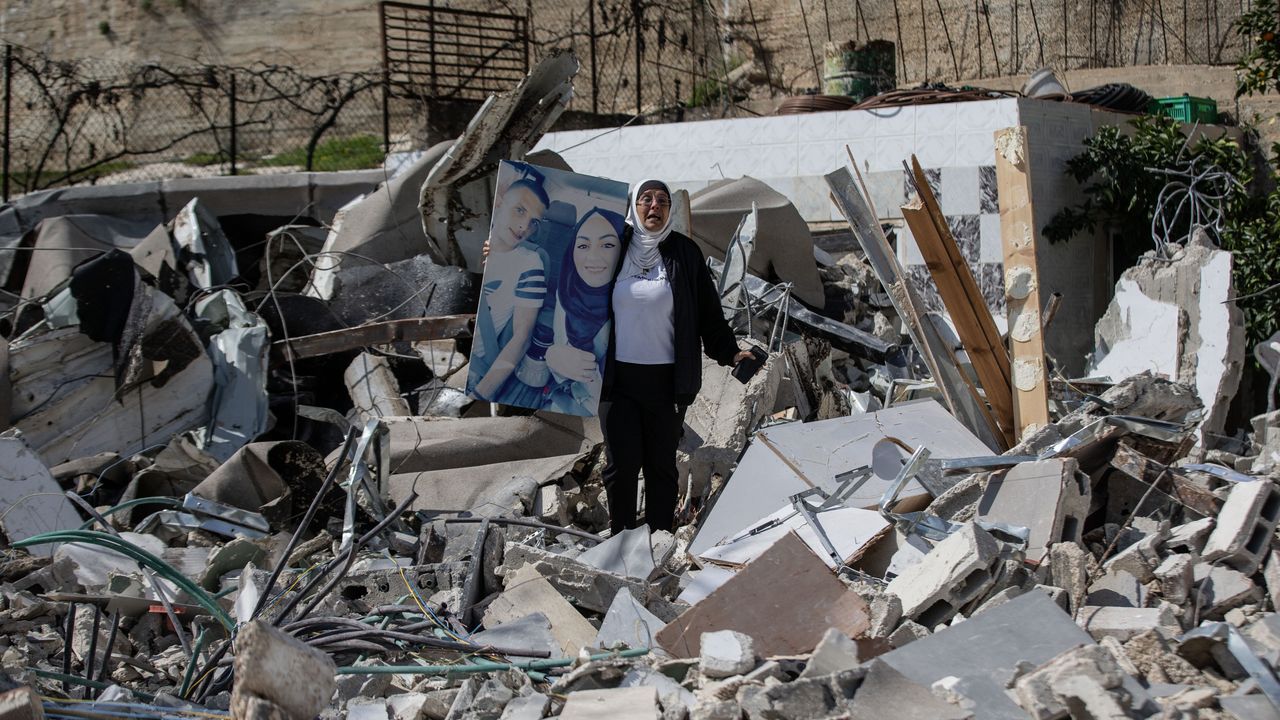 İsrail güçleri, bir aileyi daha evsiz bıraktı