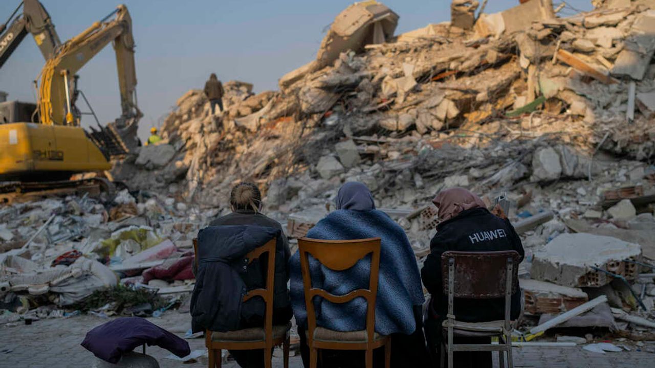 “Deprem Suriyeliler için felaket üstüne felaket oldu”