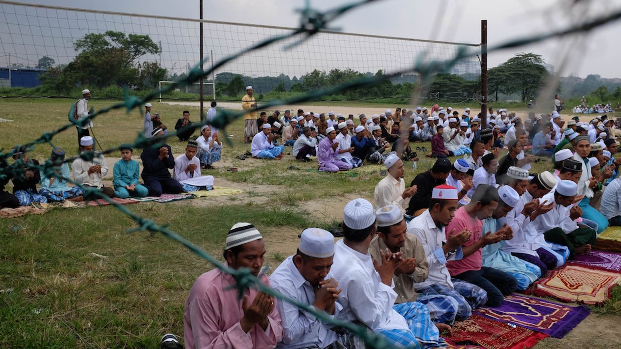 Arakanlı Müslümanlar Depremzedeleri Unutmadı