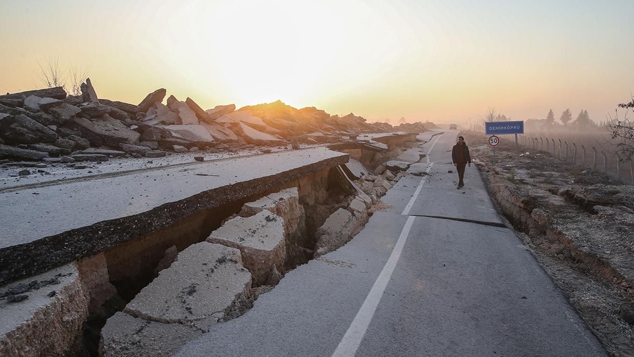 Depremlerinin Yaşandığı Fay Hattı 6,5 Metre Yer Değiştirdi