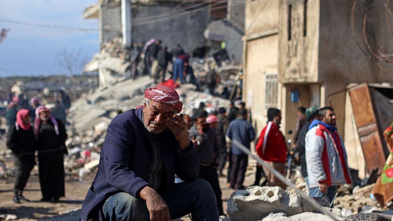 Esed, depremden sonra 84 defa muhalifleri vurdu