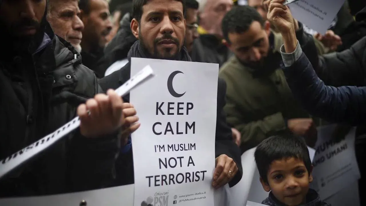 Müslüman İtalyanlara kendi ülkelerinde "terörist" damgası