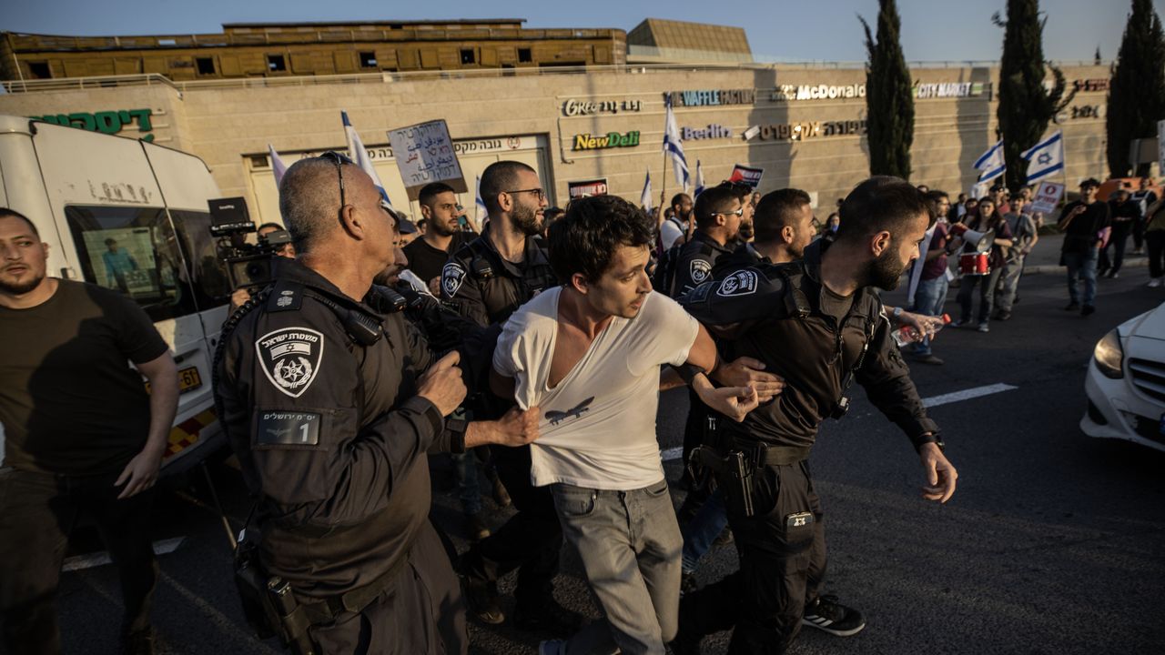 İsrail'de protestoların şiddeti arttı