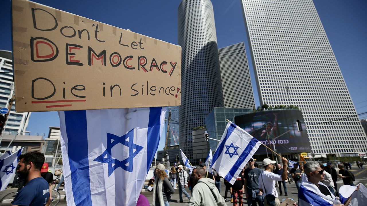 İsrail'de "sivil direniş" başladı!