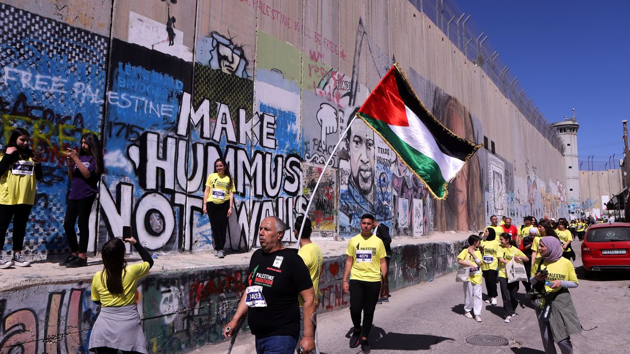 Filistinliler "özgürlük" için koşuyor
