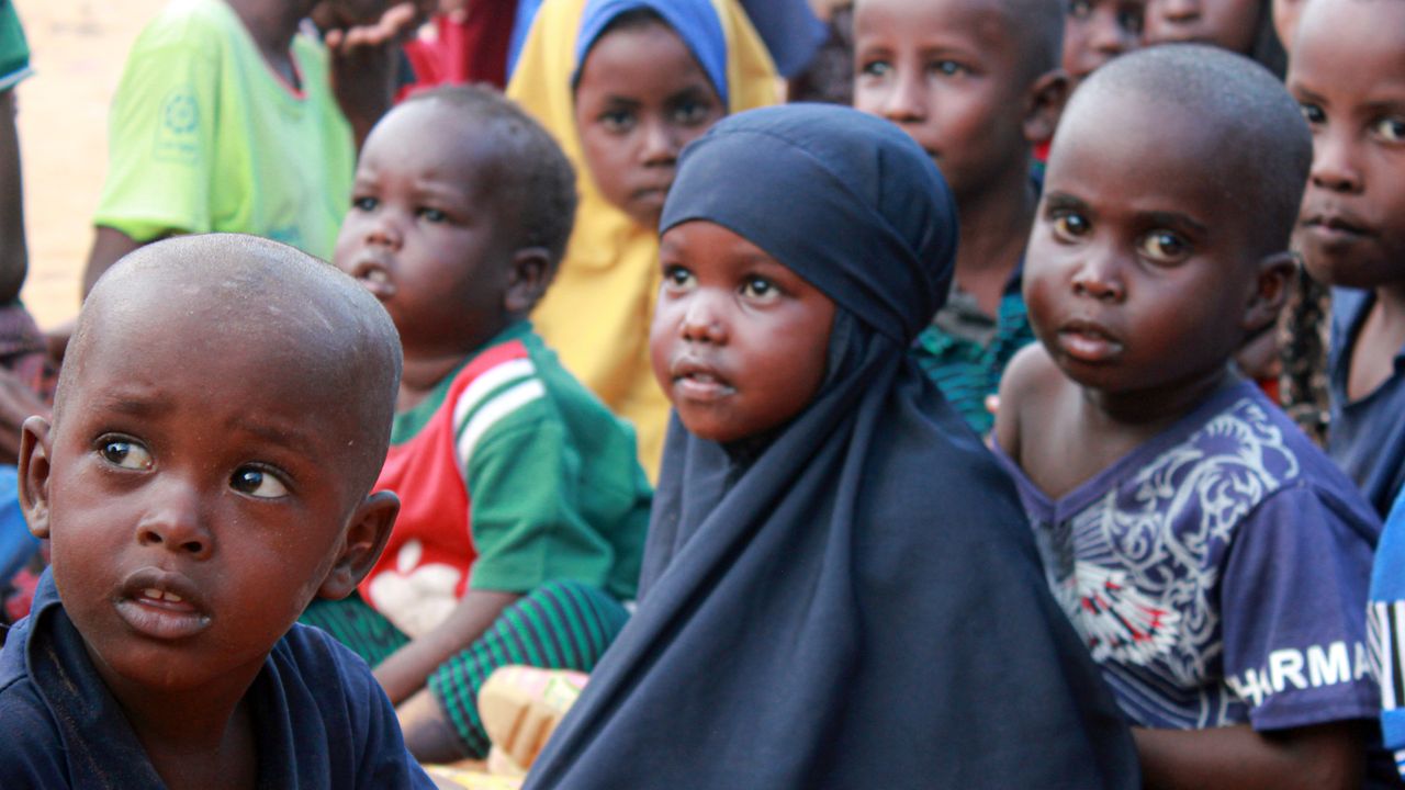 Somali'de yüzlerce kişi mülteci kamplarına sığındı