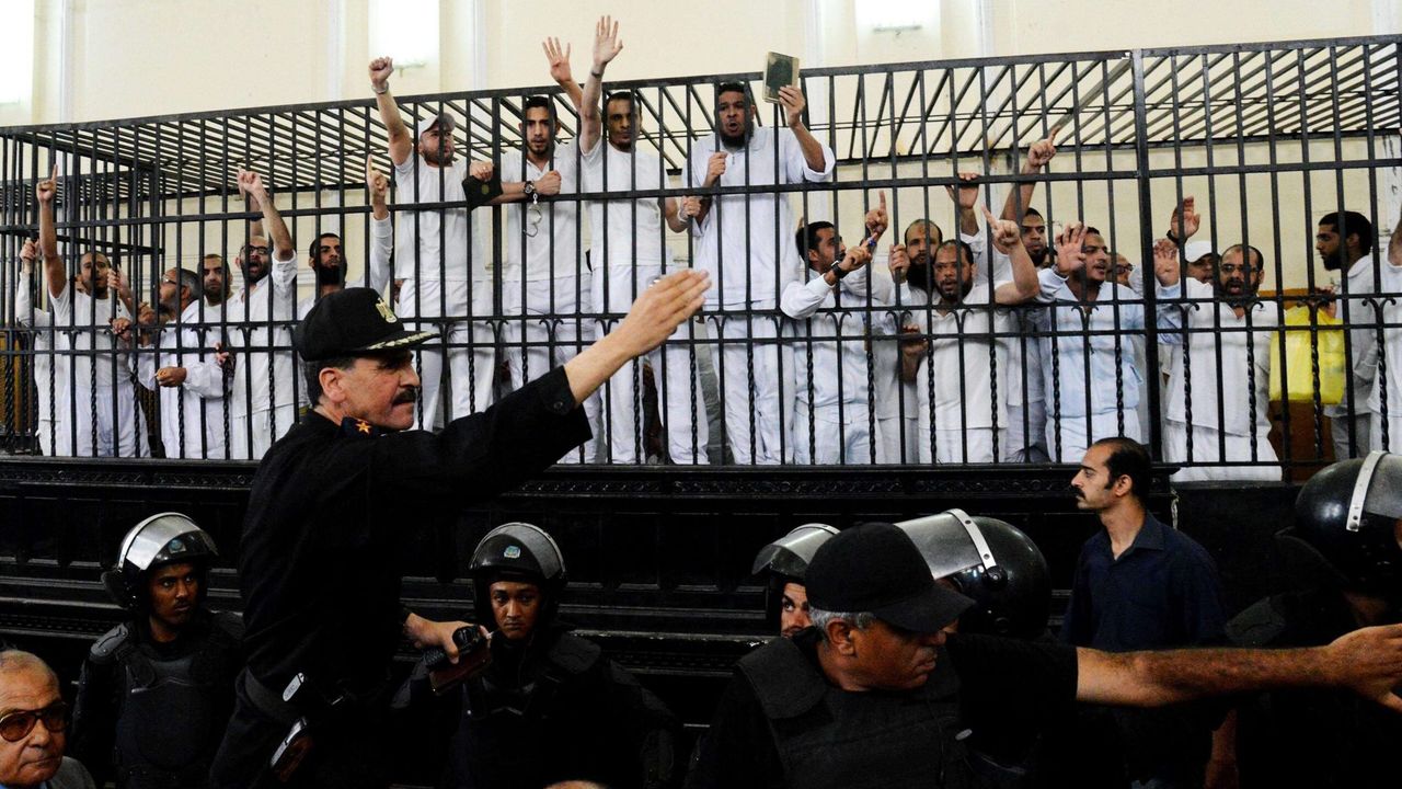 Mısır insan hakları ihlallerine devam ediyor
