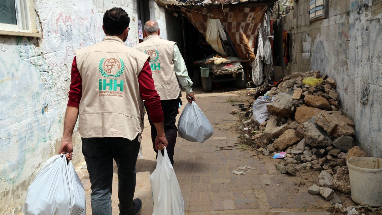 İHH, Gazze'de ramazan ayında binlerce kişiye yardım yaptı