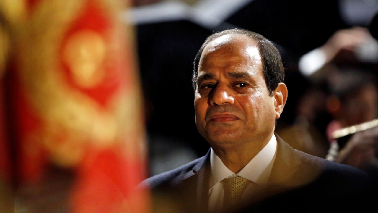 Es-Sisi: "Sudan'daki iç meselelere müdahale edilmemelidir"