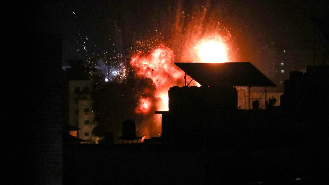 Canlı | İsrail, Al-Bureij mülteci kampını bombaladı