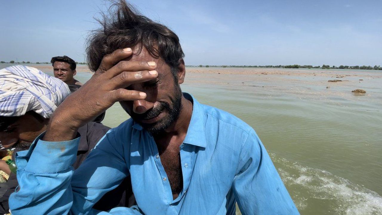 Pakistan'da su baskınları can aldı