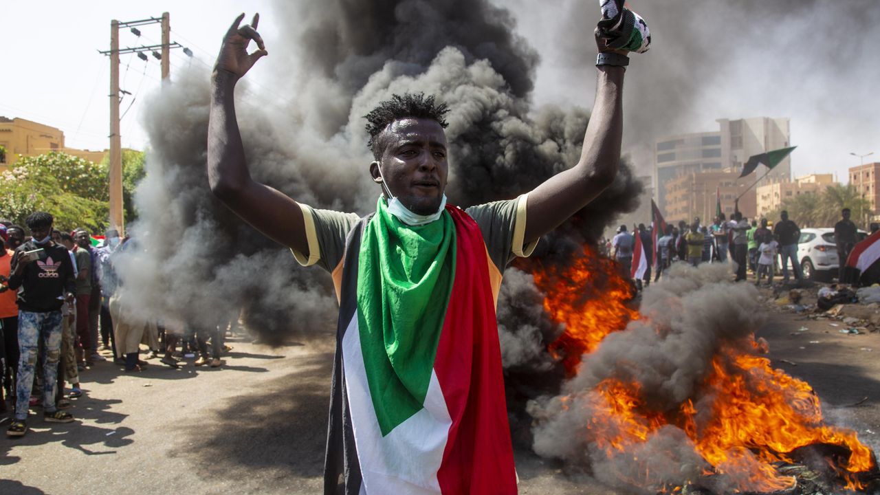 Sudan'daki çatışmanın tarafları ateşkese uymuyor