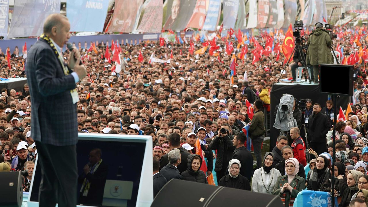 14 Mayıs 2023 seçimleri ve rüşdünü tekrar ispatlayan Türk demokrasisi