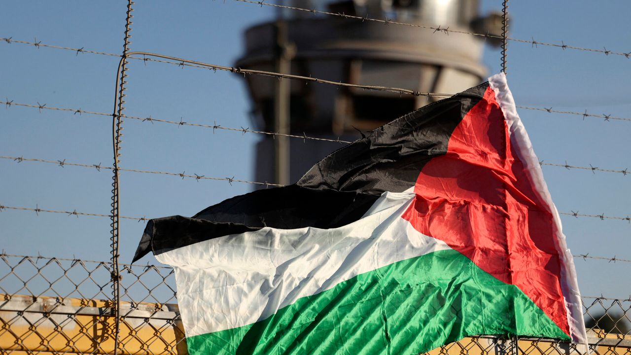 "Binlerce Filistinli hakkındaki suçlamaları bilmeden hapiste tutuluyor"