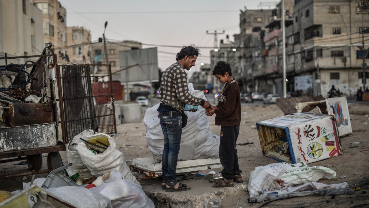 İsrail ablukası nedeniyle Gazze'de 250 bin kişi çalışma hakkından mahrum