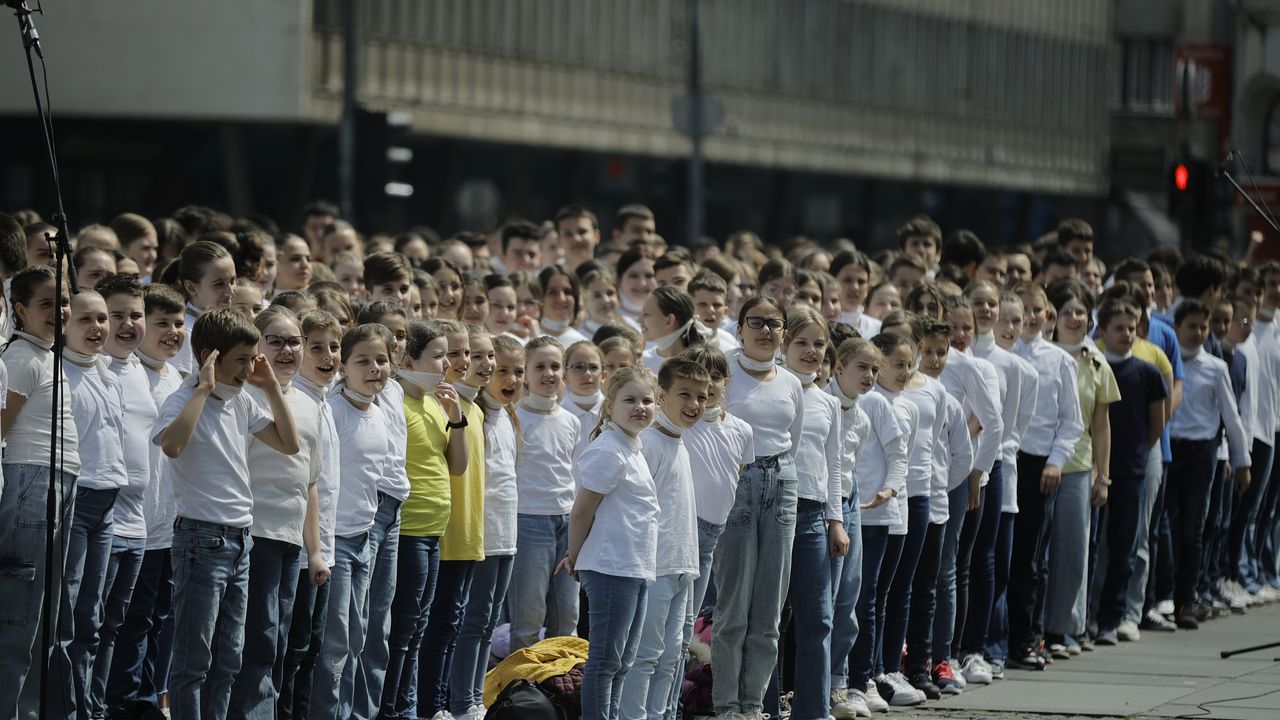 Bosna'da öldürülen 1601 çocuk anıldı