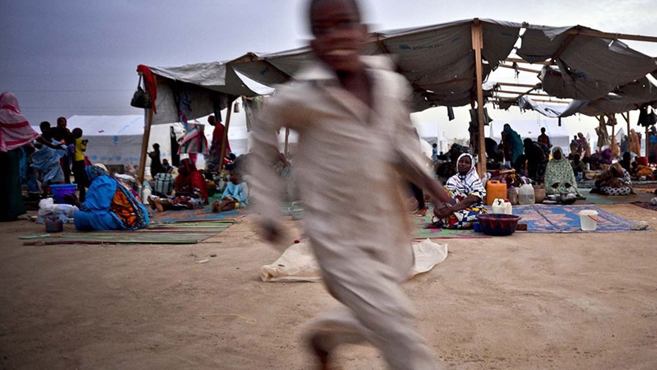 Sudan'da 450 bin çocuk evini terk etmek zorunda kaldı