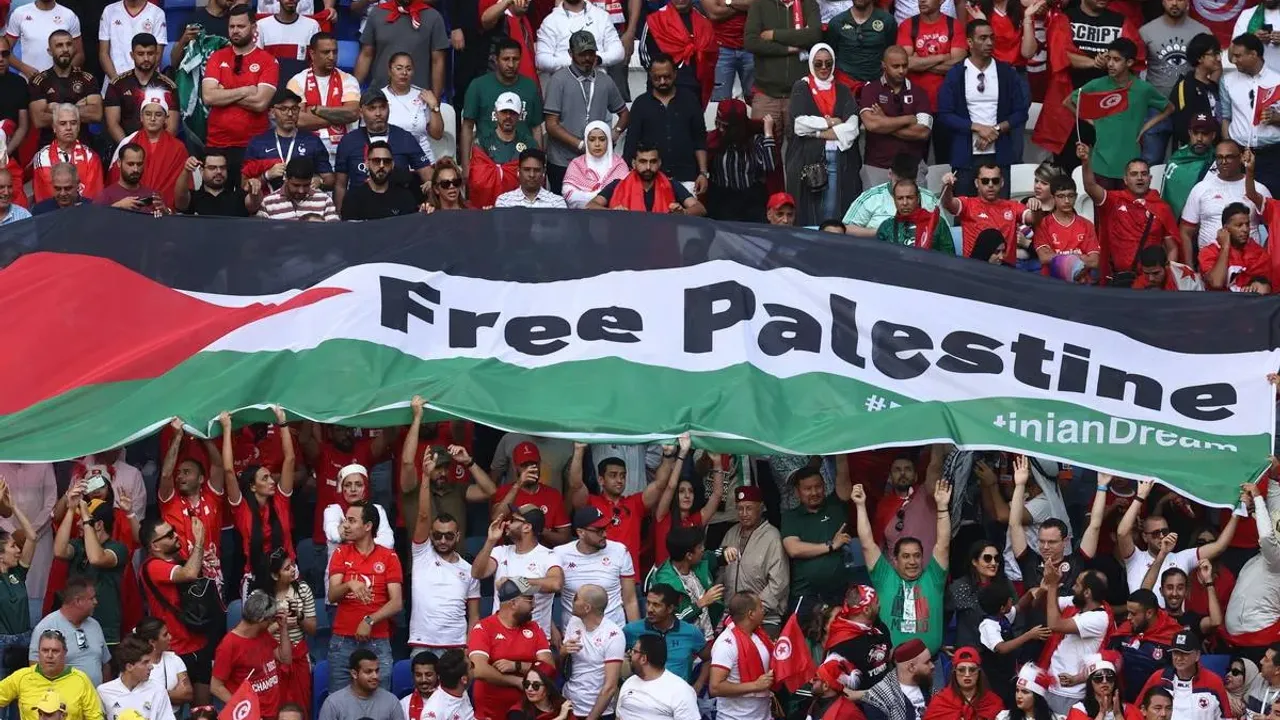 Filistin bayrağı açan taraftar gözaltına alındı