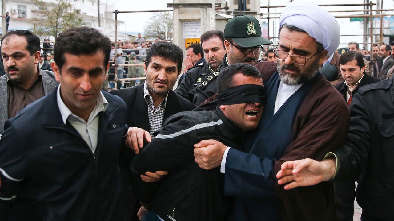 İran, "bir insan ticareti şebekesinin elebaşını" idam etti