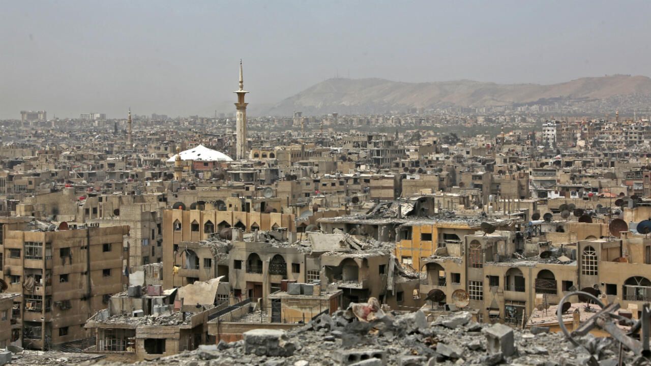İranlılar, Suriyelilerin terk ettiği evlere konuyor
