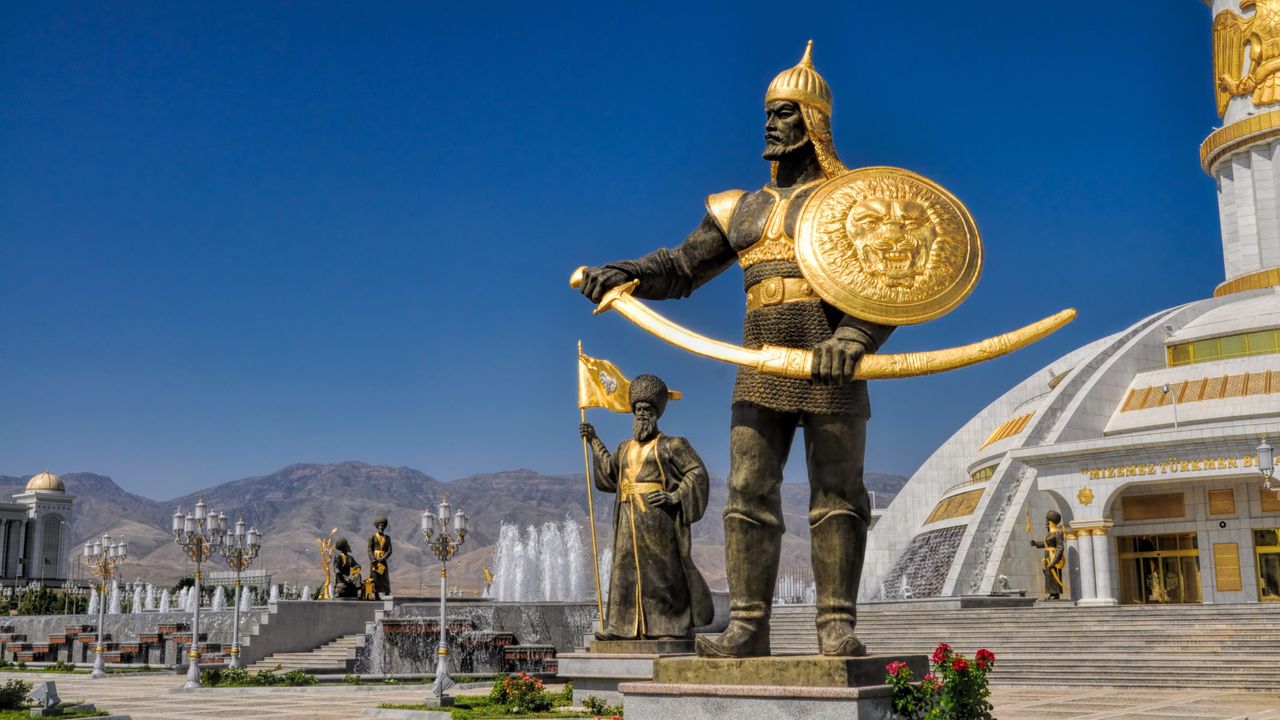 Türkmenistan'da sakal yasaklandı!