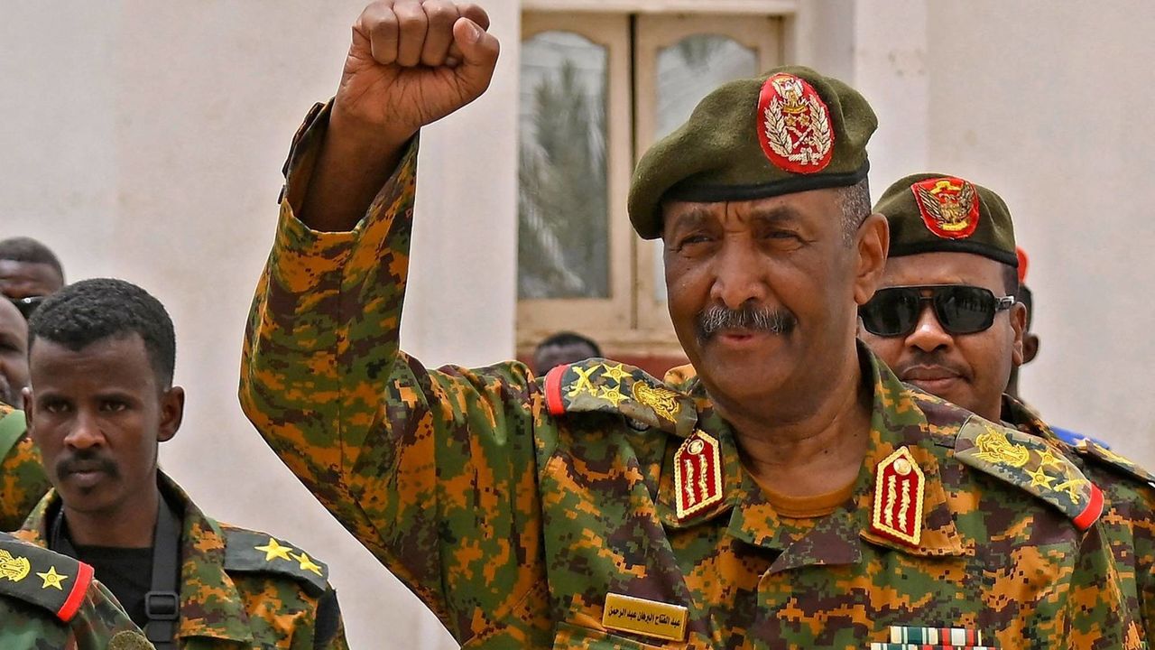 Sudan Ordu Komutanı Burhan, Sisi ile görüşmek için Mısır'a gitti