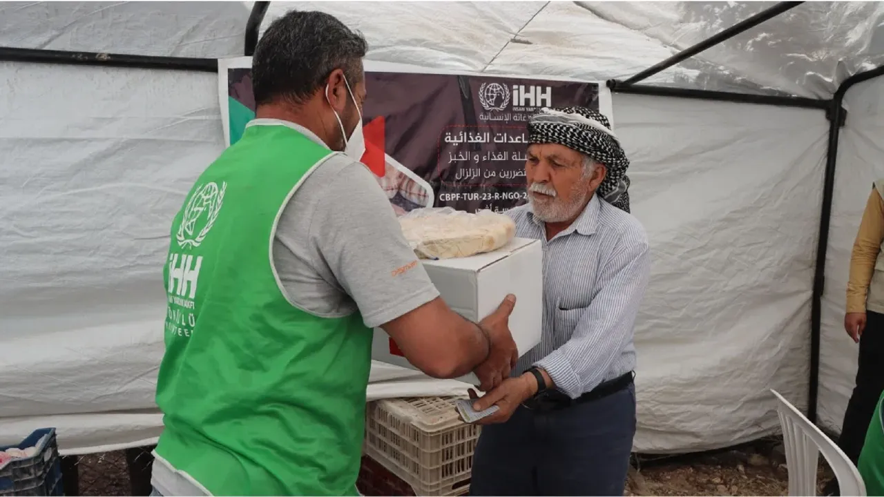 İHH ve BM'den Suriye'de 4 bin 425 depremzedeye gıda desteği