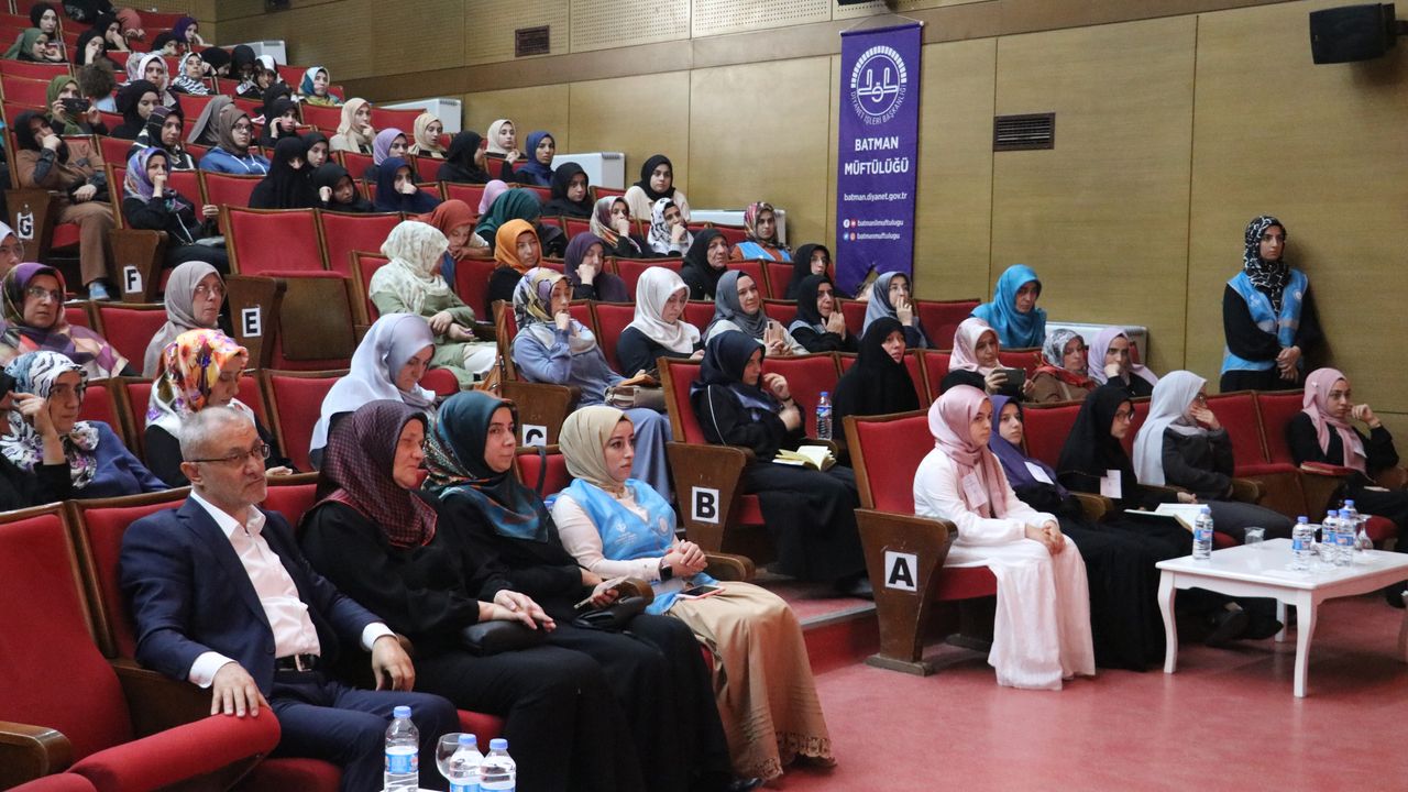 "Kur'an Kursu Kız Öğrenciler Arası Hafızlık Yarışması Türkiye Finali" Batman'da yapıldı