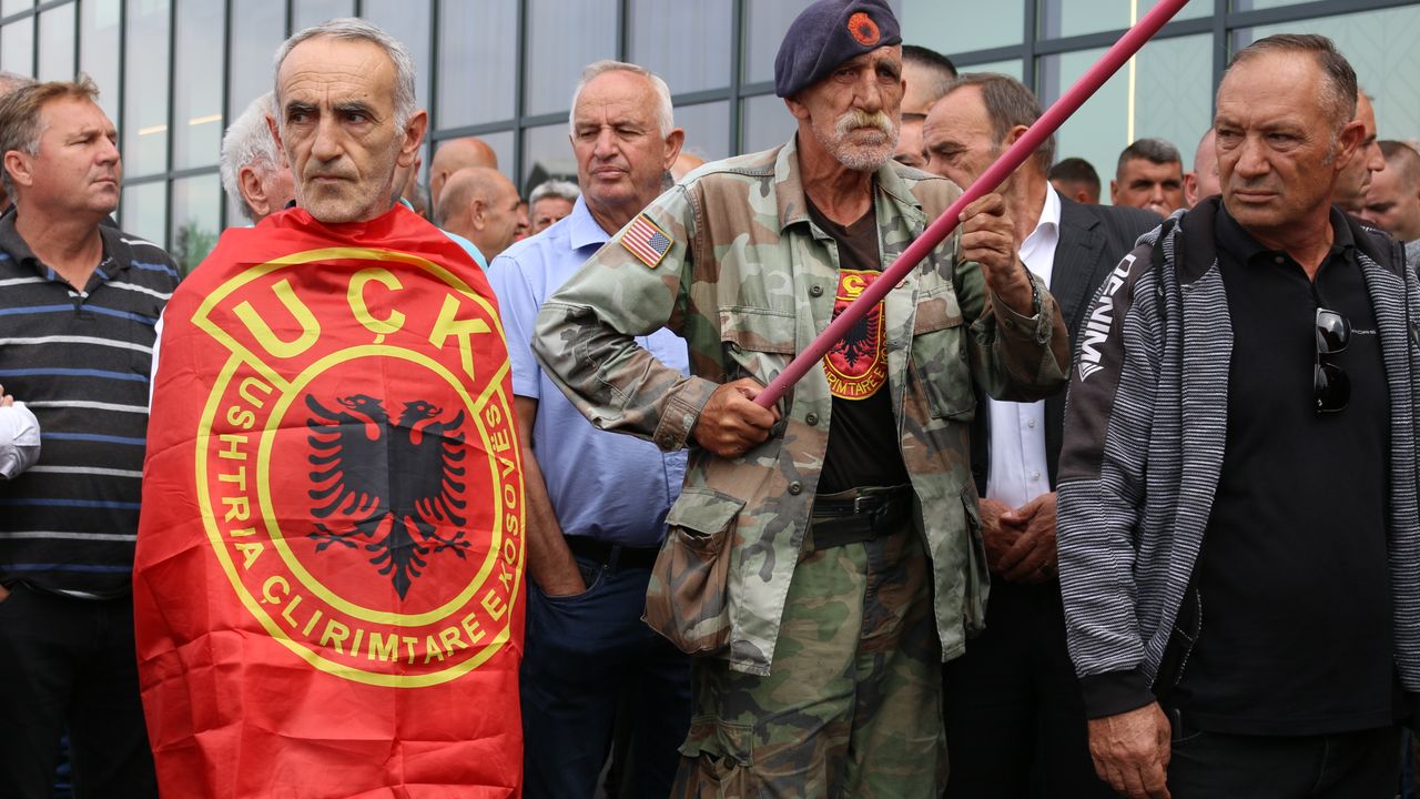 Kosova Kurtuluş Ordusu gazileri, EULEX karşıtı protesto düzenledi