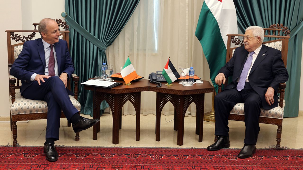Filistin Devlet Başkanı Abbas, İrlanda Dışişleri Bakanı ile Filistin'deki durumu görüştü