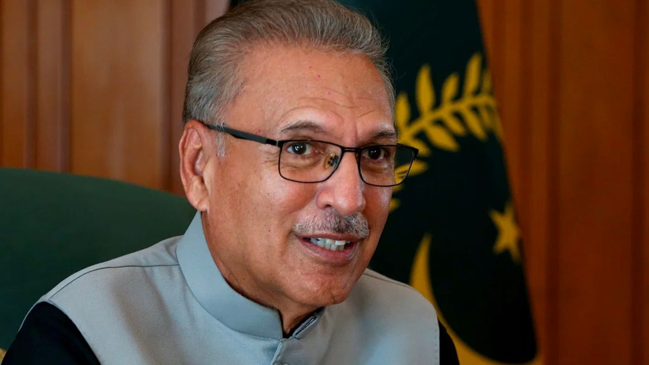 Pakistan Cumhurbaşkanı Alvi'nin 5 yıllık görev süresi bugün sona eriyor